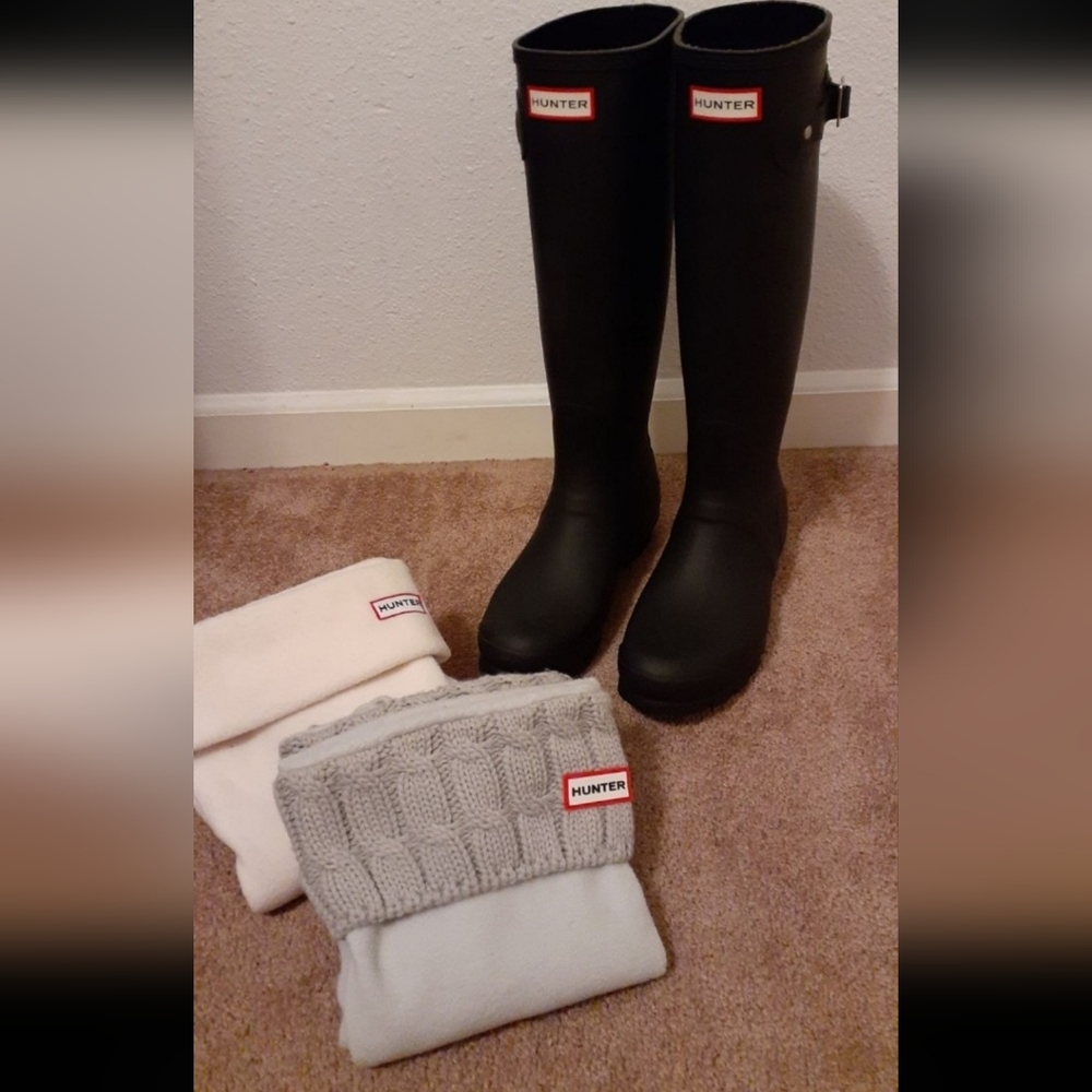Hunter Black Boots with Cream and Gray Socks